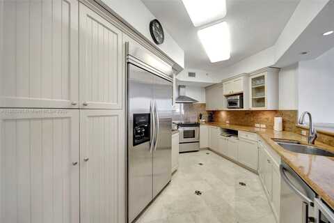 6051 N Ocean Dr, Hollywood, FL 33019