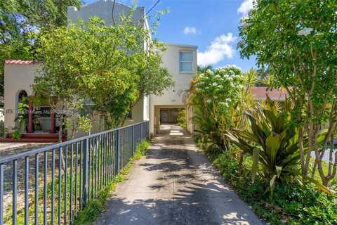 1045 NE 131st St, North Miami, FL 33161