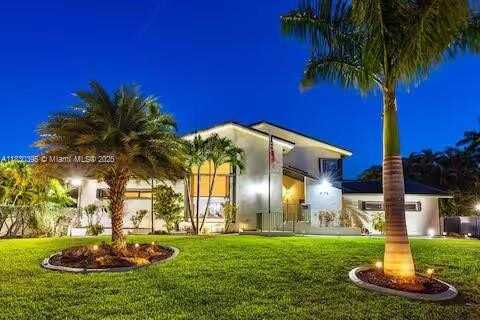 6140 SW 56th Ct, Davie, FL 33314
