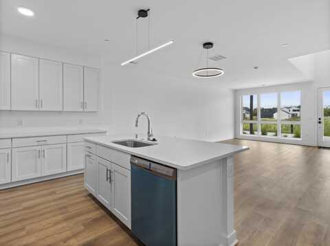 4163 E Hemlock Dr, Oak Creek, WI 53154
