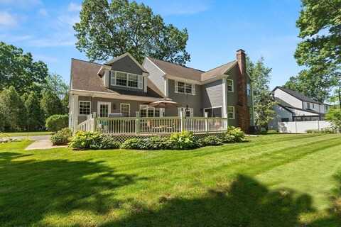 1 Burnham Ln, Danvers, MA 01923