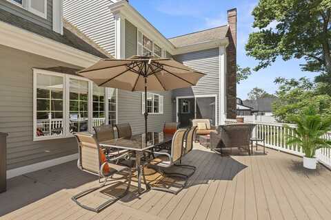 1 Burnham Ln, Danvers, MA 01923