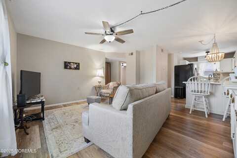 39 Cambridge Court, Lakewood, NJ 08701