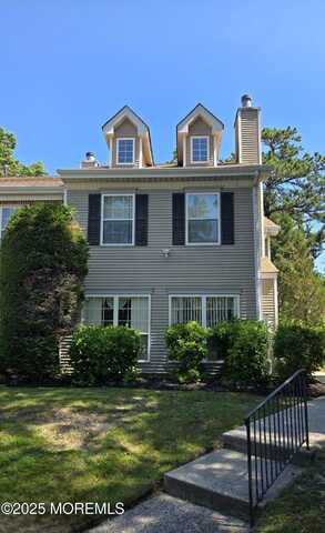 60 Cherokee Drive, Galloway, NJ 08205