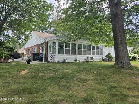 8 Cedar Street, Toms River, NJ 08757