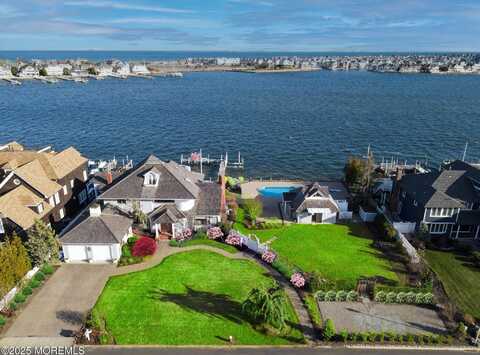 292 Dutchmans Point Road, Mantoloking, NJ 08738