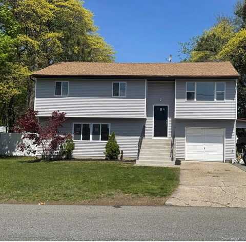 39 Magaw Place, West Babylon, NY 11704