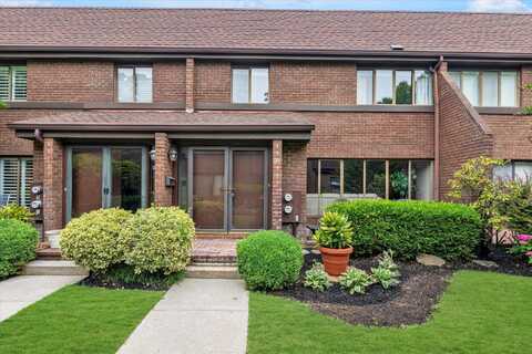 21 Fox Ridge, Roslyn, NY 11576