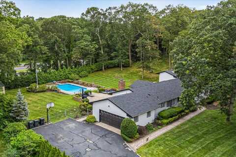 9 Midvale Court, East Northport, NY 11731