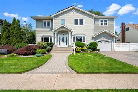 15 Cedar Drive E, Plainview, NY 11803