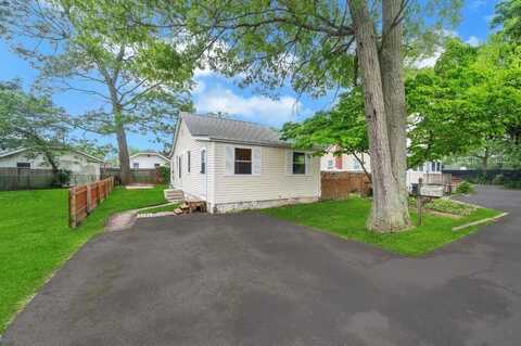 22 Forestview Drive, Ronkonkoma, NY 11779