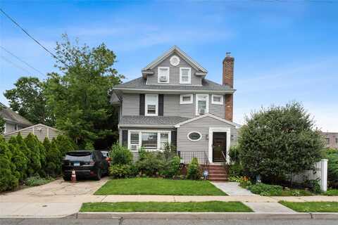 54 S Centre Avenue, Rockville Centre, NY 11570