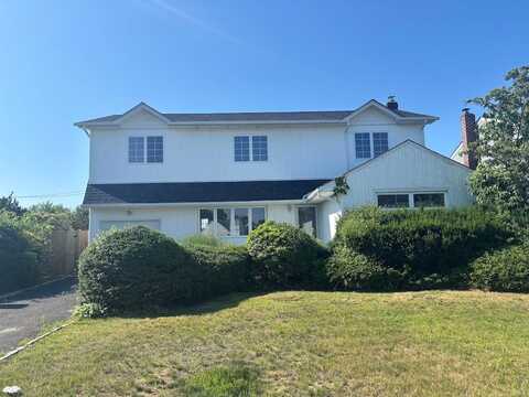 64 Devon Road, Bethpage, NY 11714