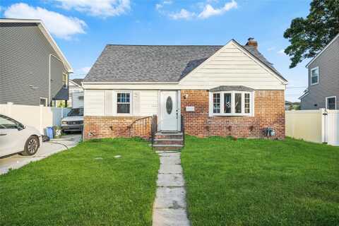 585 Emerson Street, Uniondale, NY 11553