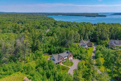 31 Maeves Way, Cumberland, ME 04110