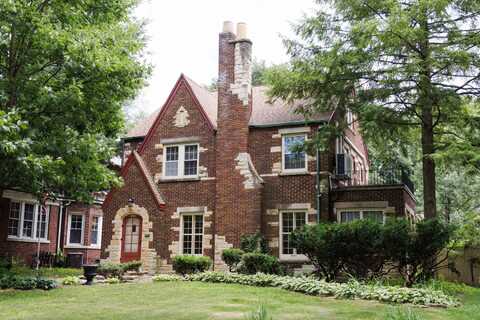 1068 S Wildwood Avenue, Kankakee, IL 60901