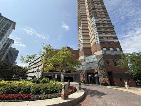 3660 N Lake Shore Drive, Chicago, IL 60613