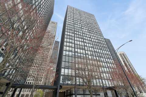 880 N Lake Shore Drive, Chicago, IL 60611