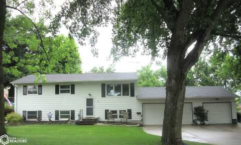 935 W M Street, Forest City, IA 50436