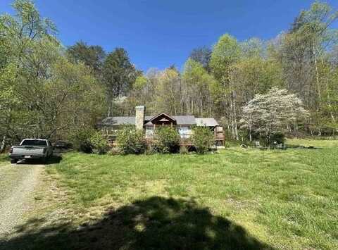 141 Doc Roof Road, Mineral Bluff, GA 30559