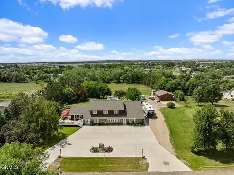 3319 11th Avenue East, Williston, ND 58801