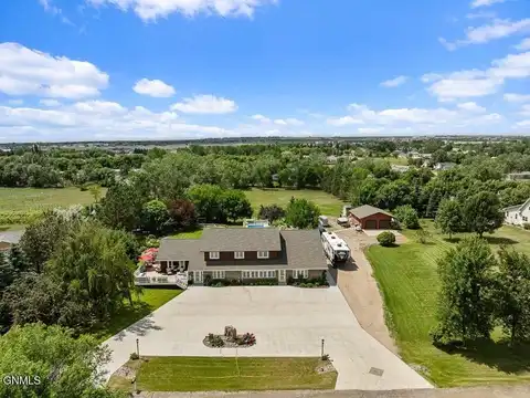 3319 11th Avenue East, Williston, ND 58801