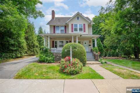 60 Arch Street, Ramsey, NJ 07446