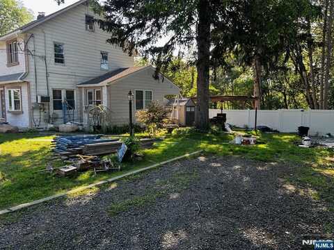 174 4th Avenue 2nd Fl, Westwood, NJ 07675