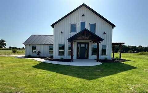 2920 Lago Vista Lane, Kingston, OK 73439