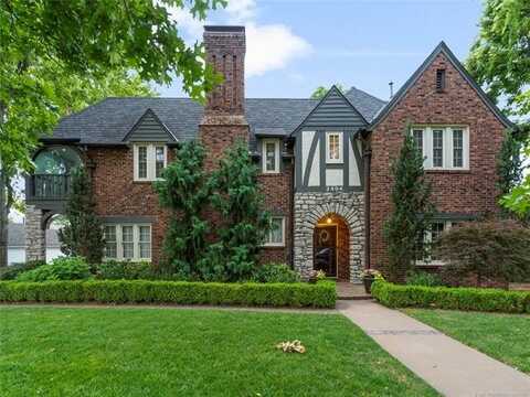 2404 S Woodward Boulevard, Tulsa, OK 74114