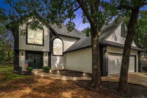 2702 Woodstone Drive, Catoosa, OK 74015