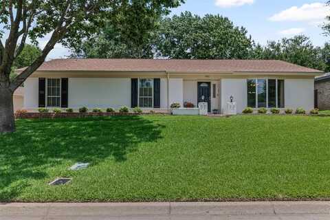 3915 Glenbrook Drive, Arlington, TX 76015
