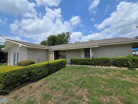3137 Lariat Lane, Garland, TX 75042