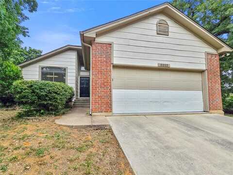 3803 Brookfield Drive, Arlington, TX 76001