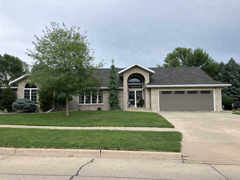 601 Lincoln Ave SE, Orange City, IA 51041