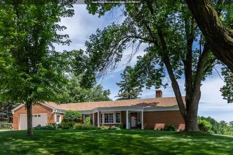 3908 Sylvian Ave, Sioux City, IA 51104