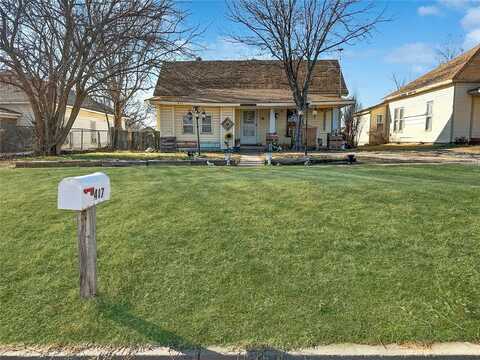 407 N 6th Street, Sayre, OK 73662
