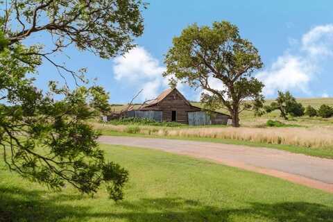 12223 N 2040 Road, Sentinel, OK 73664