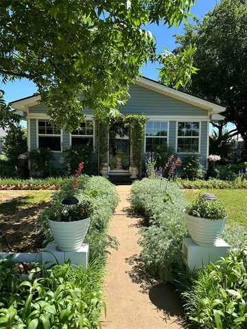 623 W 4th Street, Grandfield, OK 73546
