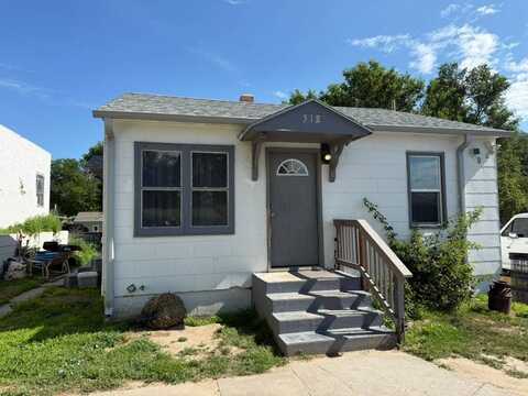 512 7th, Benkelman, NE 69021