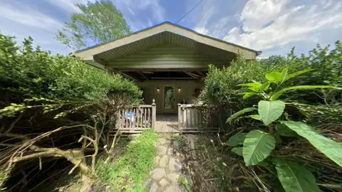 996 Whippoorwill Rd, Paintsville, KY 41240
