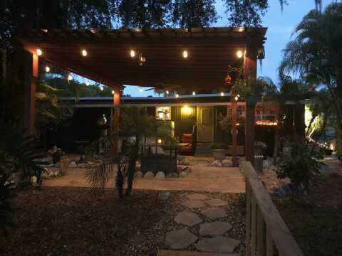 2082 Starboard Dr, Geneva, FL 32732