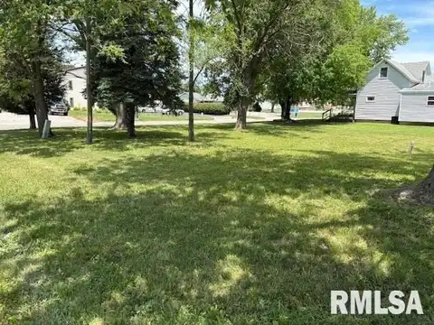 1402 N KICKAPOO Street, Lincoln, IL 62656