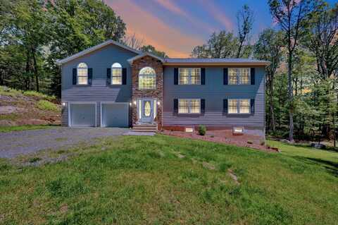 631 Sunglo Lane, Henryville, PA 18332