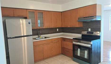 6963 SW 19th St, North Lauderdale, FL 33068