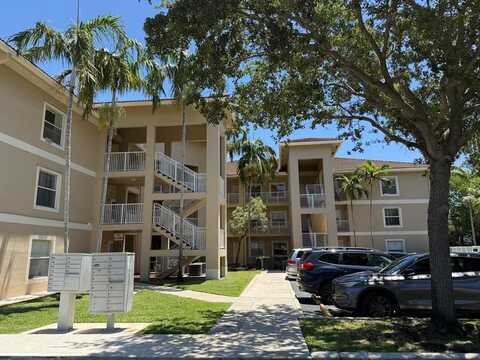 2941 Riverside Dr, Coral Springs, FL 33065