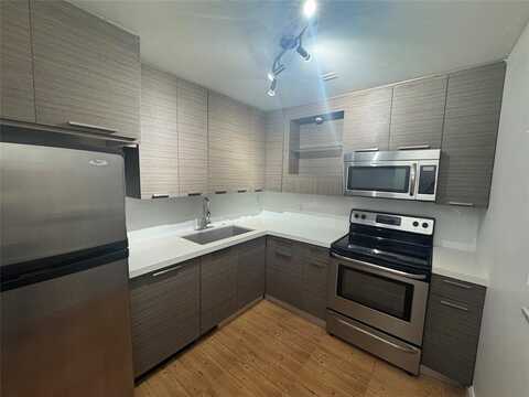8901 N New River Canal Rd, Fort Lauderdale, FL 33324