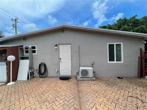1415 NE 25th St, Pompano Beach, FL 33064