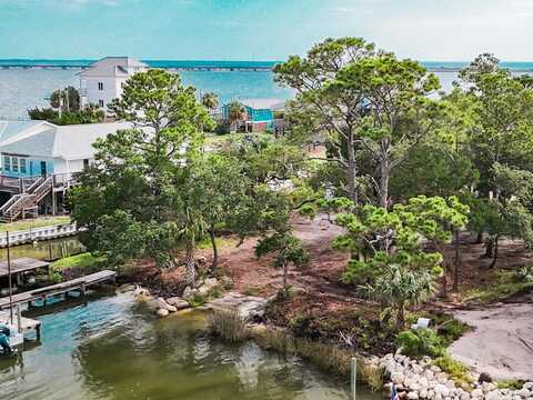 316 Wing St, St. George Island, FL 32328