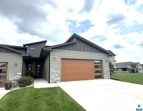 7332 S Tivoli Pl, Sioux Falls, SD 57108